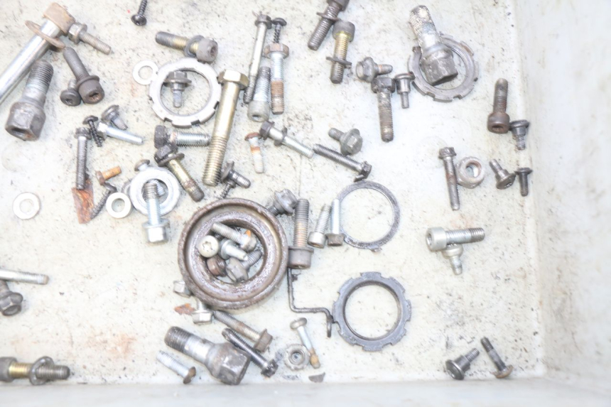 photo de ZAK SCHROEVEN EN BEVESTIGINGSMATERIAAL PEUGEOT ELYSTAR 50 (2002 - 2014) - Zoom op gebruiksstaat