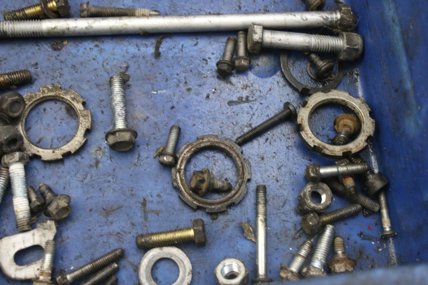 photo de ZAK SCHROEVEN EN BEVESTIGINGSMATERIAAL PEUGEOT ELYSTAR 50 (2002 - 2014) - Detail van het onderdeel