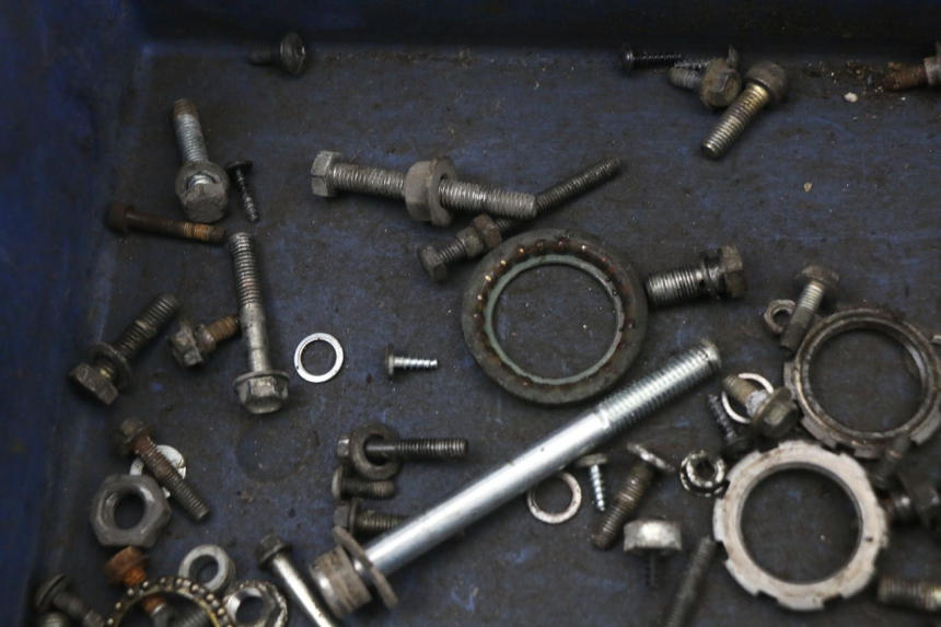 photo de ZAK SCHROEVEN EN BEVESTIGINGSMATERIAAL PEUGEOT ELYSTAR 50 (2002 - 2014) - Detail van het onderdeel