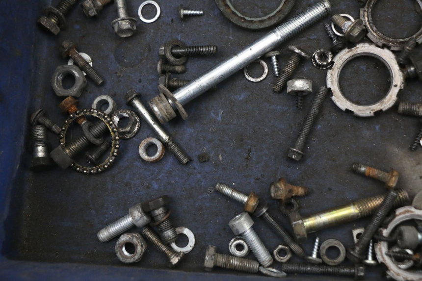 photo de ZAK SCHROEVEN EN BEVESTIGINGSMATERIAAL PEUGEOT ELYSTAR 50 (2002 - 2014) - Andere kijkhoek