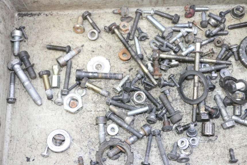 photo de ZAK SCHROEVEN EN BEVESTIGINGSMATERIAAL PEUGEOT ELYSTAR 50 (2002 - 2014) - Detail van het onderdeel