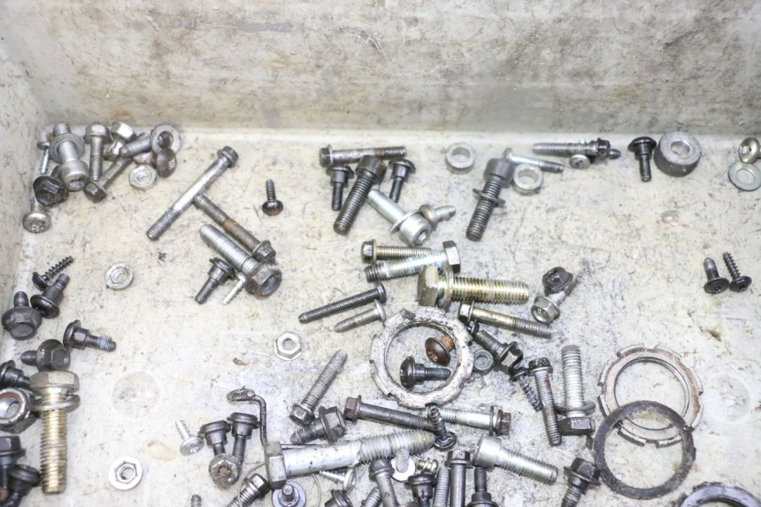 photo de ZAK SCHROEVEN EN BEVESTIGINGSMATERIAAL PEUGEOT ELYSTAR 50 (2002 - 2014) - Detail van het onderdeel