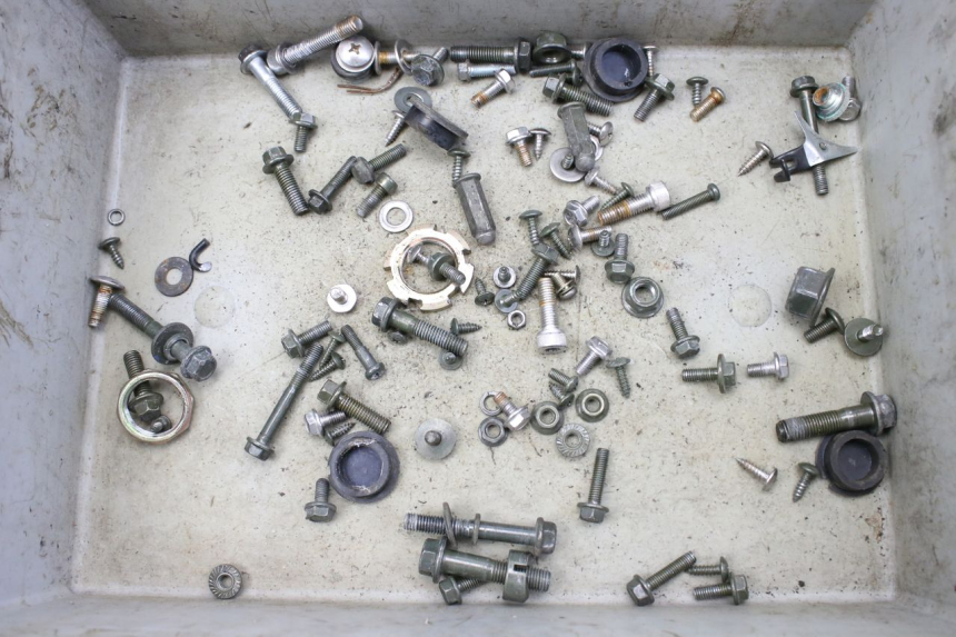 photo de ZAK SCHROEVEN EN BEVESTIGINGSMATERIAAL JM MOTORS EVOLIS 4T 50 (2018 - 2022) - Hoofdaanzicht