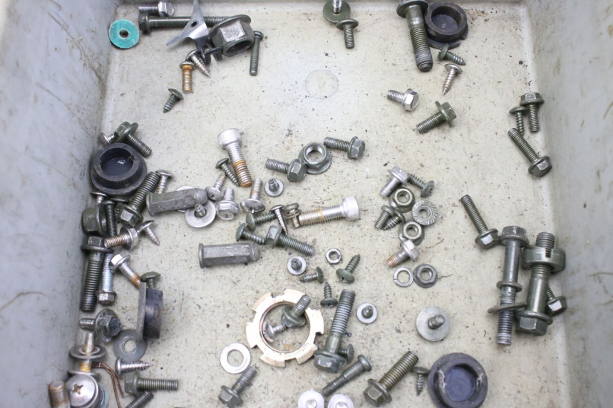 photo de ZAK SCHROEVEN EN BEVESTIGINGSMATERIAAL JM MOTORS EVOLIS 4T 50 (2018 - 2022) - Zoom op gebruiksstaat