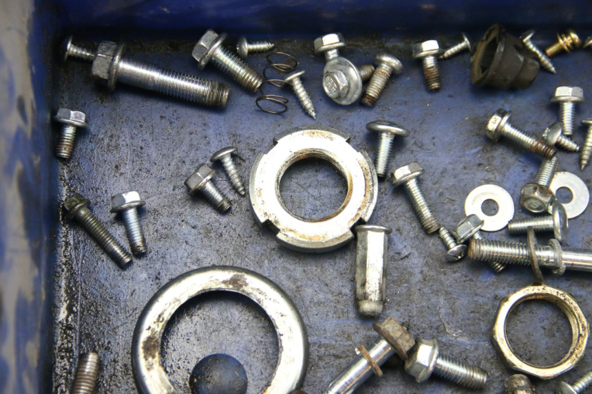 photo de ZAK SCHROEVEN EN BEVESTIGINGSMATERIAAL JM MOTORS EVOLIS 4T 50 (2018 - 2022) - Technische close-up