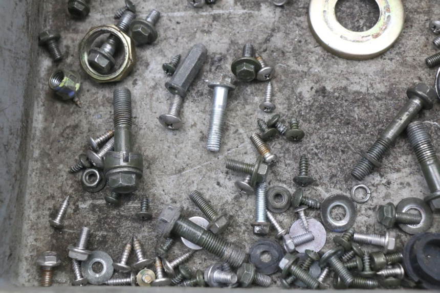 photo de ZAK SCHROEVEN EN BEVESTIGINGSMATERIAAL JM MOTORS EVOLIS 4T 50 (2018 - 2022) - Detail van het onderdeel