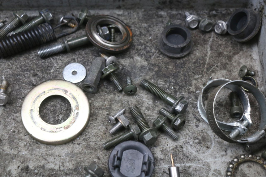 photo de ZAK SCHROEVEN EN BEVESTIGINGSMATERIAAL JM MOTORS EVOLIS 4T 50 (2018 - 2022) - Andere kijkhoek