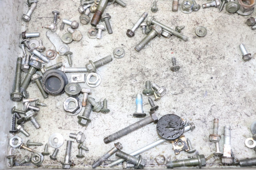 photo de ZAK SCHROEVEN EN BEVESTIGINGSMATERIAAL JM MOTORS EVOLIS 4T 50 (2018 - 2022) - Detail van het onderdeel