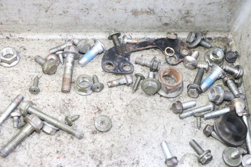 photo de ZAK SCHROEVEN EN BEVESTIGINGSMATERIAAL JM MOTORS EVOLIS 4T 50 (2018 - 2022) - Andere kijkhoek