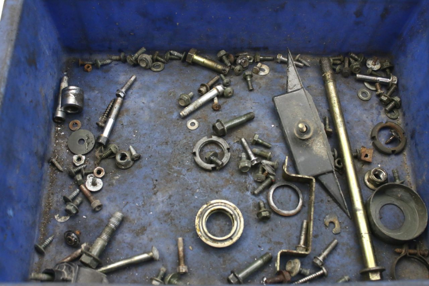 photo de ZAK SCHROEVEN EN BEVESTIGINGSMATERIAAL KEEWAY F-ACT FACT 50 (2006 - 2011) - Hoofdaanzicht