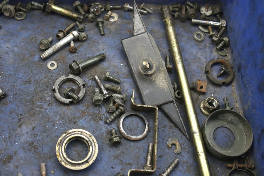 photo de ZAK SCHROEVEN EN BEVESTIGINGSMATERIAAL KEEWAY F-ACT FACT 50 (2006 - 2011) - Detail van het onderdeel