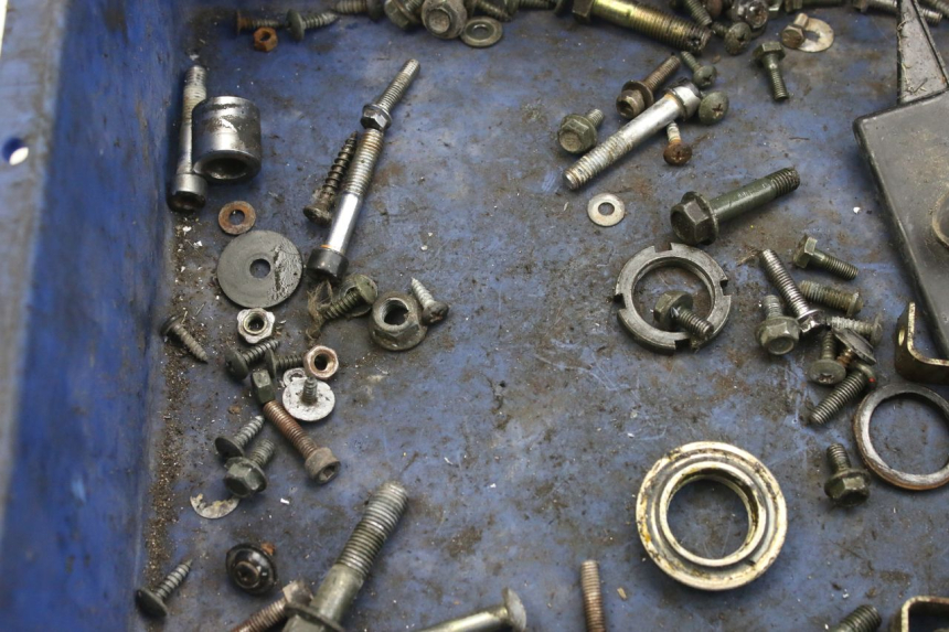 photo de ZAK SCHROEVEN EN BEVESTIGINGSMATERIAAL KEEWAY F-ACT FACT 50 (2006 - 2011) - Zoom op gebruiksstaat