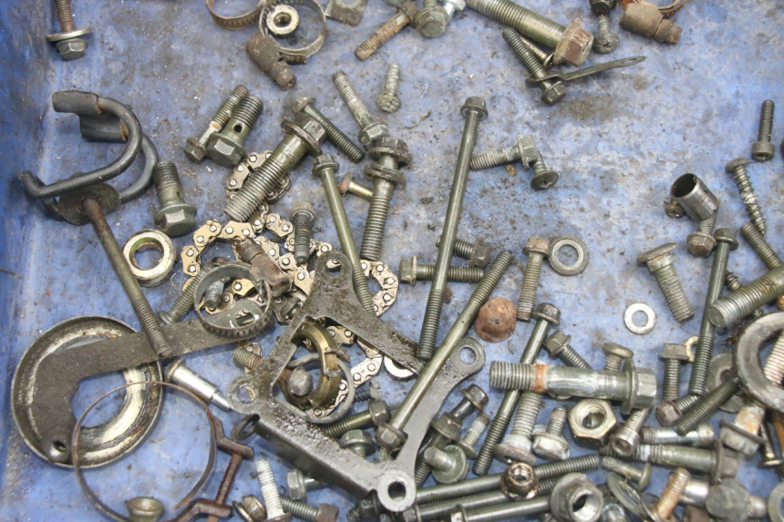 photo de ZAK SCHROEVEN EN BEVESTIGINGSMATERIAAL TNT MOTOR FASTINO 4T 50 (2013 - 2019) - Zoom op gebruiksstaat