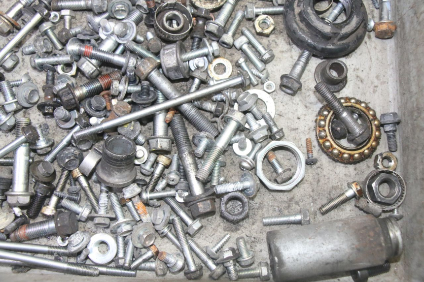 photo de ZAK SCHROEVEN EN BEVESTIGINGSMATERIAAL HONDA FES S-WING SWING ABS 125 (2007 - 2015) - Technische close-up