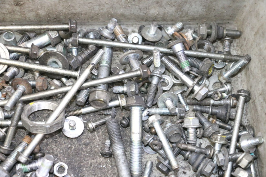 photo de ZAK SCHROEVEN EN BEVESTIGINGSMATERIAAL HONDA FES S-WING SWING ABS 125 (2007 - 2015) - Technische close-up