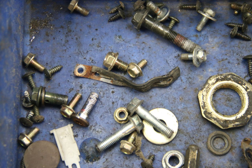 photo de ZAK SCHROEVEN EN BEVESTIGINGSMATERIAAL SYM FIDDLE 2 125 (2010 - 2013) - Technische close-up