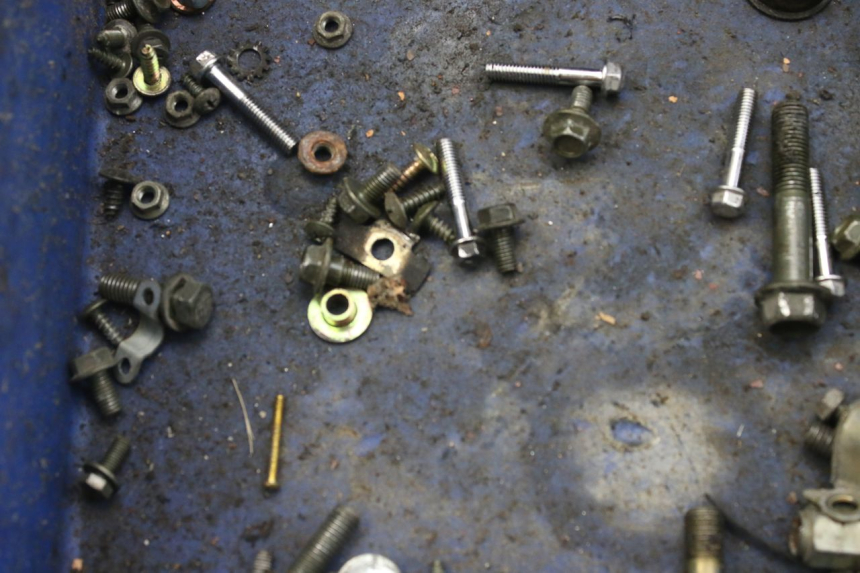 photo de ZAK SCHROEVEN EN BEVESTIGINGSMATERIAAL SYM FIDDLE 2 50 (2008 - 2013) - Detail van het onderdeel