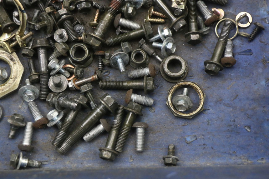 photo de ZAK SCHROEVEN EN BEVESTIGINGSMATERIAAL SYM FIDDLE 2 50 (2008 - 2013) - Technische close-up