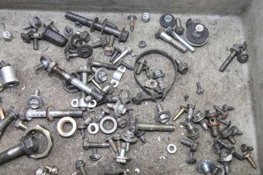 photo de ZAK SCHROEVEN EN BEVESTIGINGSMATERIAAL SYM FIDDLE 2 S 125 (2012 - 2014) - Zoom op gebruiksstaat