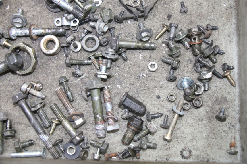 photo de ZAK SCHROEVEN EN BEVESTIGINGSMATERIAAL SYM FIDDLE 2 S 125 (2012 - 2014) - Technische close-up