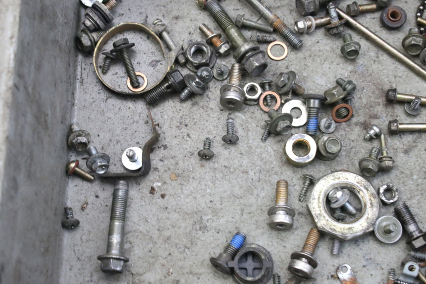 photo de ZAK SCHROEVEN EN BEVESTIGINGSMATERIAAL SYM FIDDLE 3 III 125 (2014 - 2020) - Zoom op gebruiksstaat