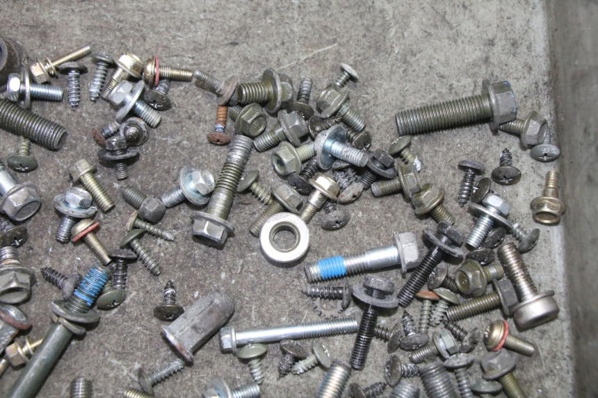 photo de ZAK SCHROEVEN EN BEVESTIGINGSMATERIAAL SYM FIDDLE 3 III 125 (2014 - 2020) - Zoom op gebruiksstaat