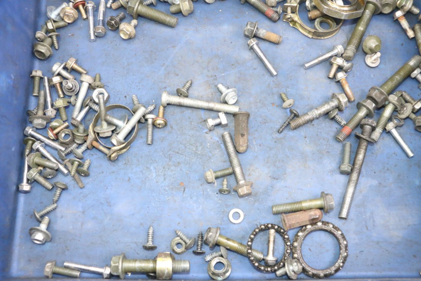 photo de ZAK SCHROEVEN EN BEVESTIGINGSMATERIAAL SYM FIDDLE 3 III 50 (2014 - 2020) - Detail van het onderdeel