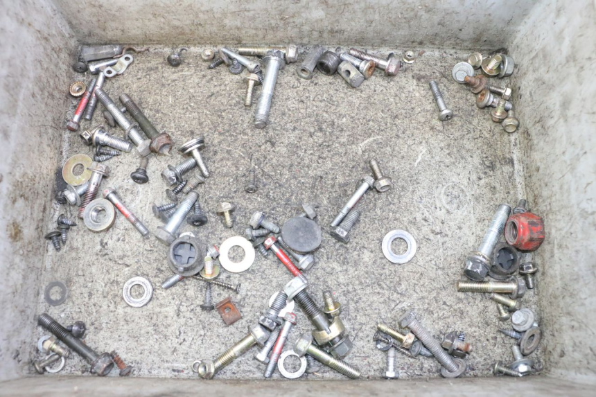 photo de ZAK SCHROEVEN EN BEVESTIGINGSMATERIAAL SYM FIDDLE 125 (2008 - 2010) - Hoofdaanzicht