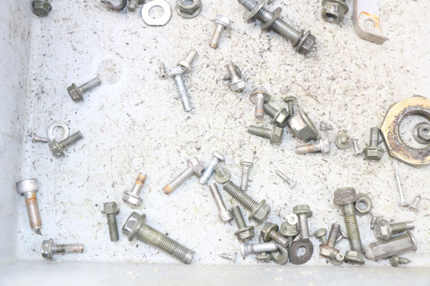 photo de ZAK SCHROEVEN EN BEVESTIGINGSMATERIAAL EUROCKA FIFTY 50 (2013 - 2022) - Zoom op gebruiksstaat