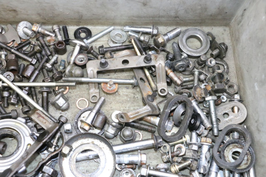 photo de ZAK SCHROEVEN EN BEVESTIGINGSMATERIAAL YAMAHA FJ 36Y 1100 (1984 - 1985) - Overzicht