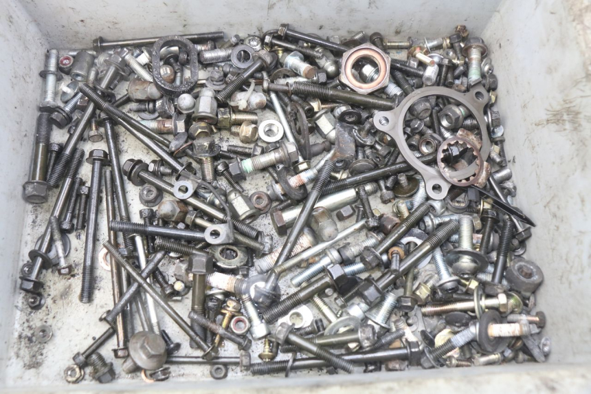 photo de ZAK SCHROEVEN EN BEVESTIGINGSMATERIAAL YAMAHA FJ 3CX 1200 (1986 - 1996) - Detail van het onderdeel