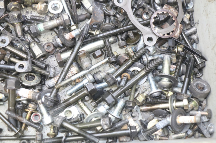 photo de ZAK SCHROEVEN EN BEVESTIGINGSMATERIAAL YAMAHA FJ 3CX 1200 (1986 - 1996) - Zoom op gebruiksstaat