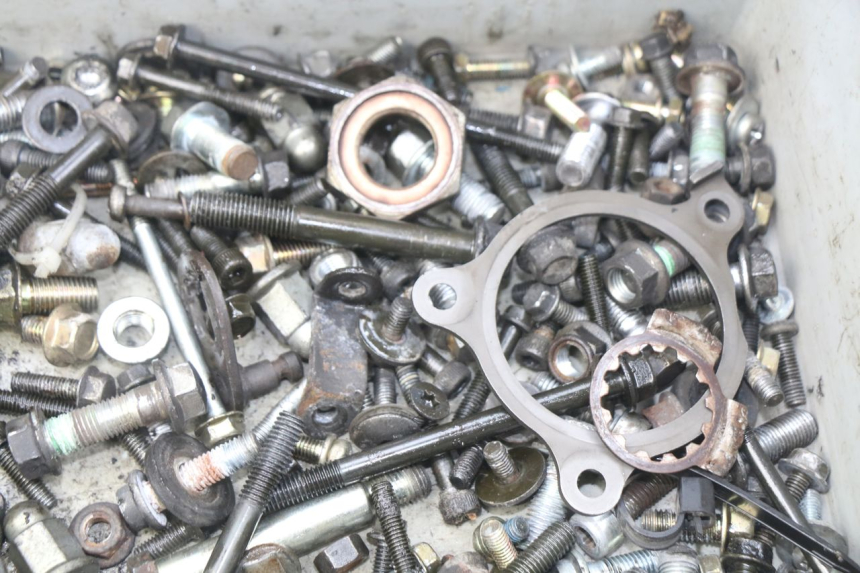 photo de ZAK SCHROEVEN EN BEVESTIGINGSMATERIAAL YAMAHA FJ 3CX 1200 (1986 - 1996) - Andere kijkhoek