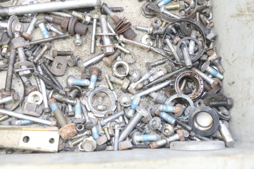 photo de ZAK SCHROEVEN EN BEVESTIGINGSMATERIAAL YAMAHA FJ 3CX 1200 (1986 - 1996) - Zoom op gebruiksstaat