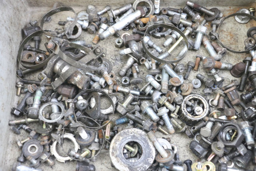 photo de ZAK SCHROEVEN EN BEVESTIGINGSMATERIAAL YAMAHA FJ 3CX 1200 (1986 - 1996) - Detail van het onderdeel