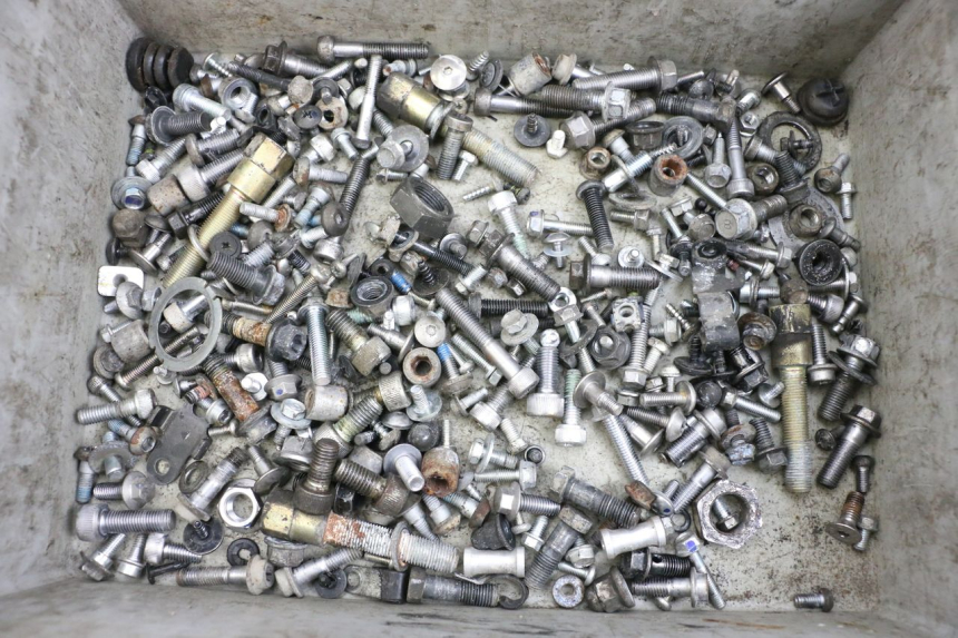 photo de ZAK SCHROEVEN EN BEVESTIGINGSMATERIAAL YAMAHA FJR ABS 1300 (2006 - 2012) - Hoofdaanzicht