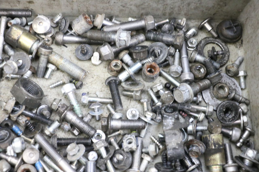 photo de ZAK SCHROEVEN EN BEVESTIGINGSMATERIAAL YAMAHA FJR ABS 1300 (2006 - 2012) - Overzicht