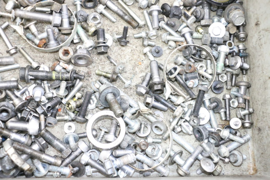 photo de ZAK SCHROEVEN EN BEVESTIGINGSMATERIAAL YAMAHA FJR ABS 1300 (2006 - 2012) - Zoom op gebruiksstaat