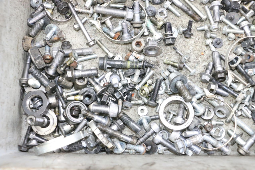 photo de ZAK SCHROEVEN EN BEVESTIGINGSMATERIAAL YAMAHA FJR ABS 1300 (2006 - 2012) - Andere kijkhoek