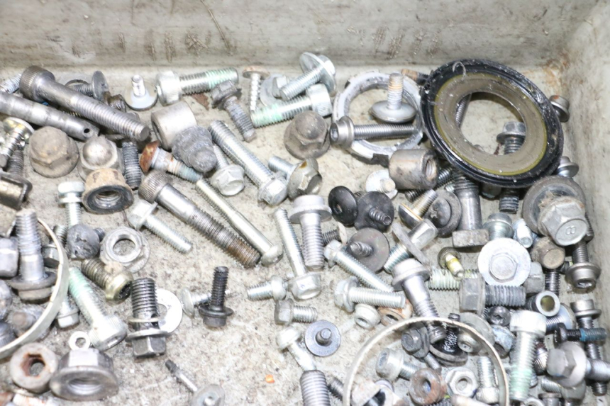 photo de ZAK SCHROEVEN EN BEVESTIGINGSMATERIAAL YAMAHA FJR ABS 1300 (2006 - 2012) - Technische close-up