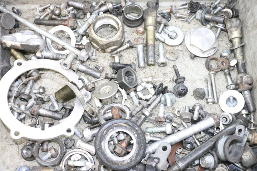 photo de ZAK SCHROEVEN EN BEVESTIGINGSMATERIAAL YAMAHA FJR ABS 1300 (2006 - 2012) - Detail van het onderdeel