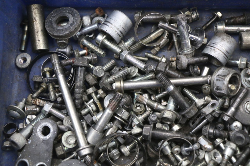 photo de ZAK SCHROEVEN EN BEVESTIGINGSMATERIAAL HONDA FJS SILVER WING SILVERWING 400 (2005 - 2008) - Detail van het onderdeel