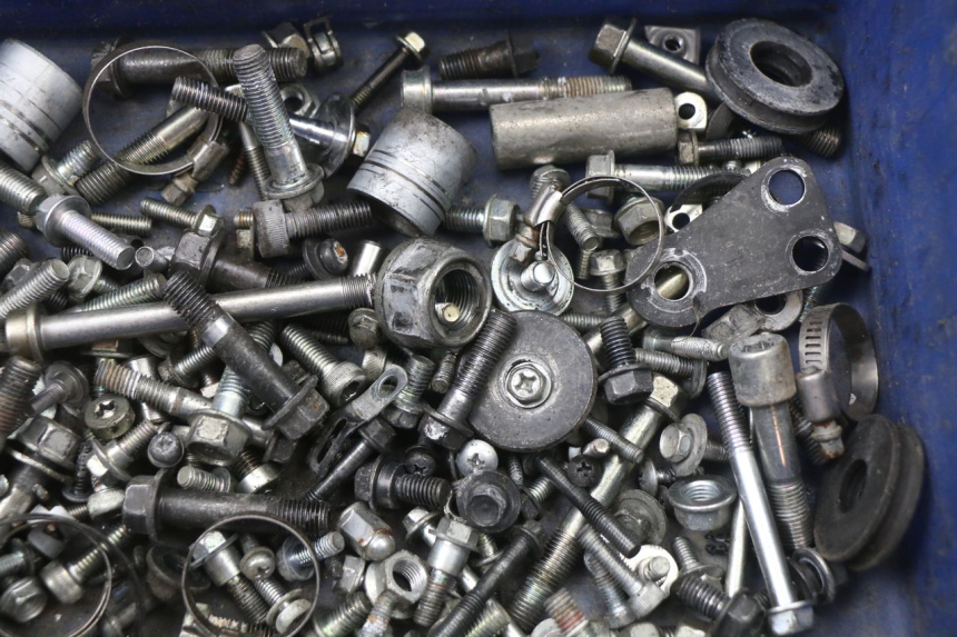 photo de ZAK SCHROEVEN EN BEVESTIGINGSMATERIAAL HONDA FJS SILVER WING SILVERWING 400 (2005 - 2008) - Zoom op gebruiksstaat