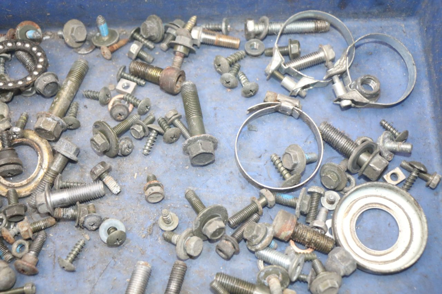 photo de ZAK SCHROEVEN EN BEVESTIGINGSMATERIAAL MBK FLAME X 125 (2004 - 2007) - Zoom op gebruiksstaat