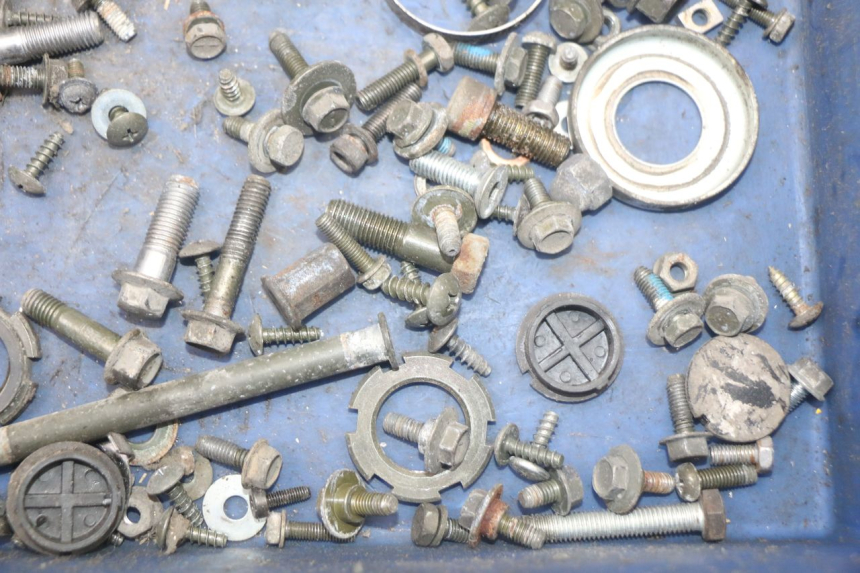 photo de ZAK SCHROEVEN EN BEVESTIGINGSMATERIAAL MBK FLAME X 125 (2004 - 2007) - Technische close-up