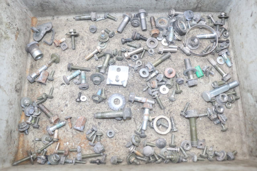 photo de ZAK SCHROEVEN EN BEVESTIGINGSMATERIAAL MBK FLAME X 125 (2007 - 2016) - Hoofdaanzicht