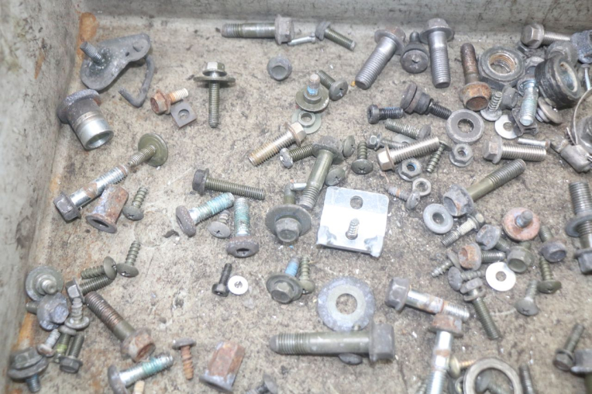 photo de ZAK SCHROEVEN EN BEVESTIGINGSMATERIAAL MBK FLAME X 125 (2007 - 2016) - Detail van het onderdeel