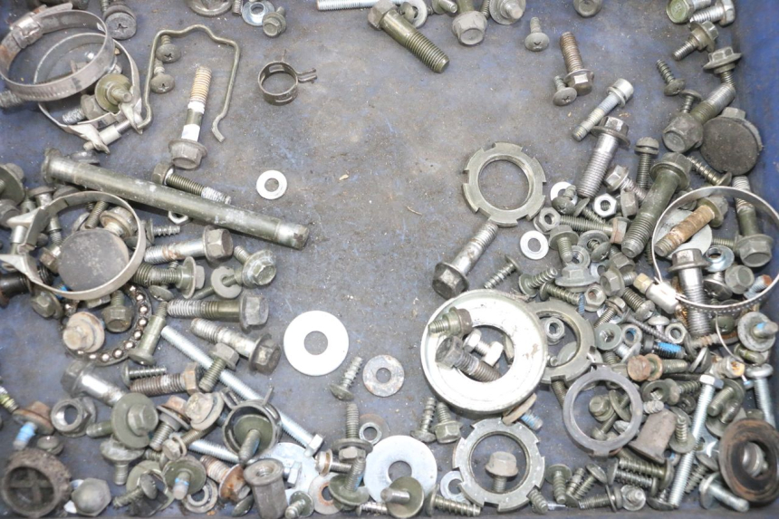 photo de ZAK SCHROEVEN EN BEVESTIGINGSMATERIAAL MBK FLAME X 125 (2007 - 2016) - Detail van het onderdeel