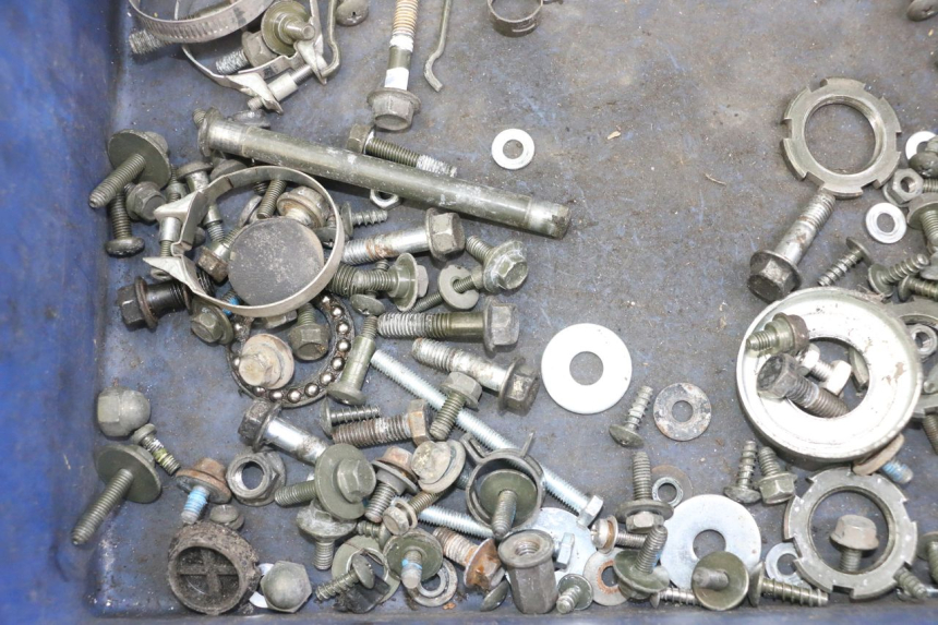 photo de ZAK SCHROEVEN EN BEVESTIGINGSMATERIAAL MBK FLAME X 125 (2007 - 2016) - Zoom op gebruiksstaat