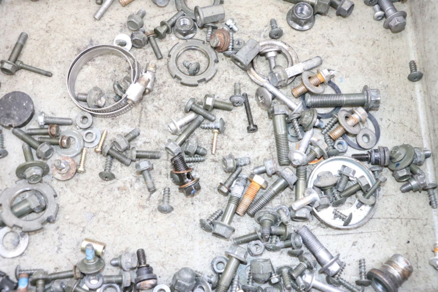 photo de ZAK SCHROEVEN EN BEVESTIGINGSMATERIAAL MBK FLAME X 125 (2007 - 2016) - Detail van het onderdeel